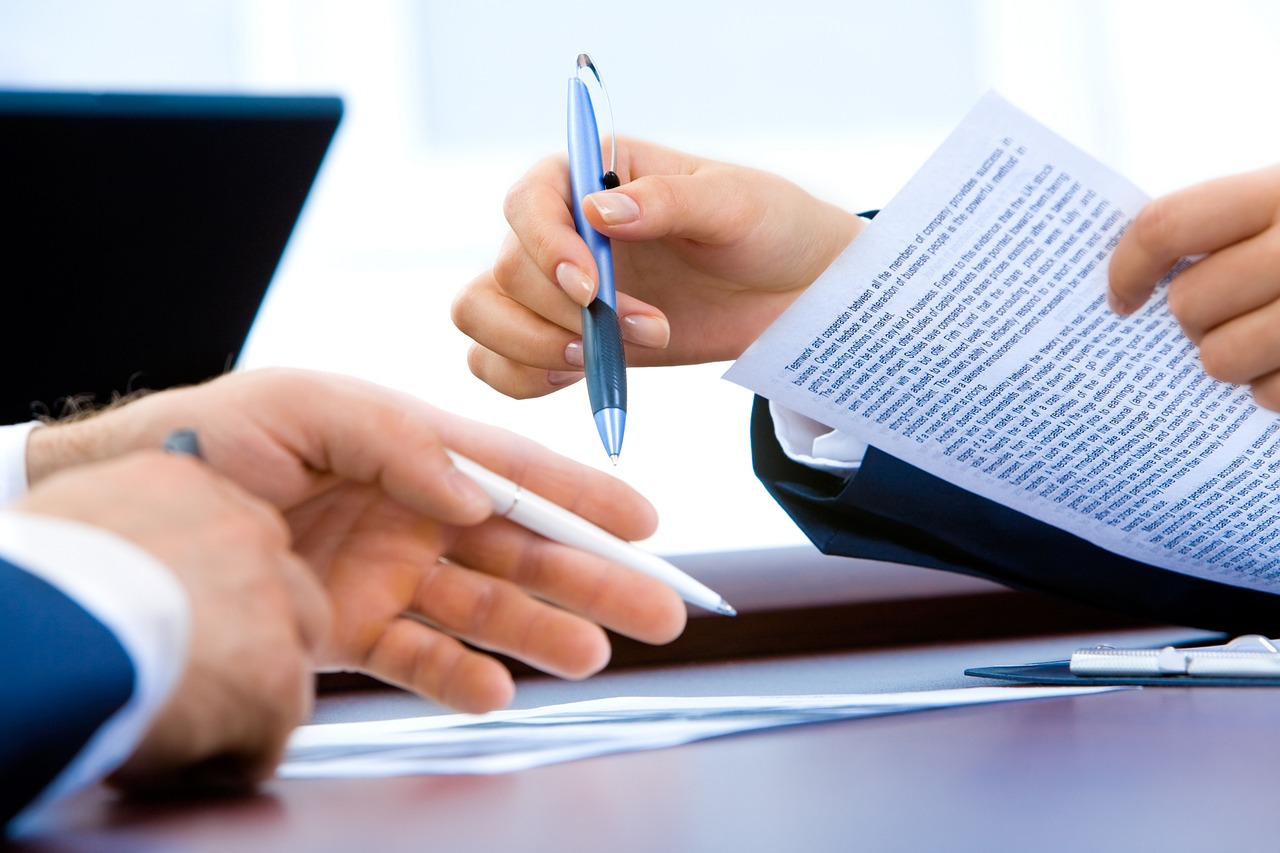 Optimize Processes: Six Sigma & Lean Blend for Efficiency